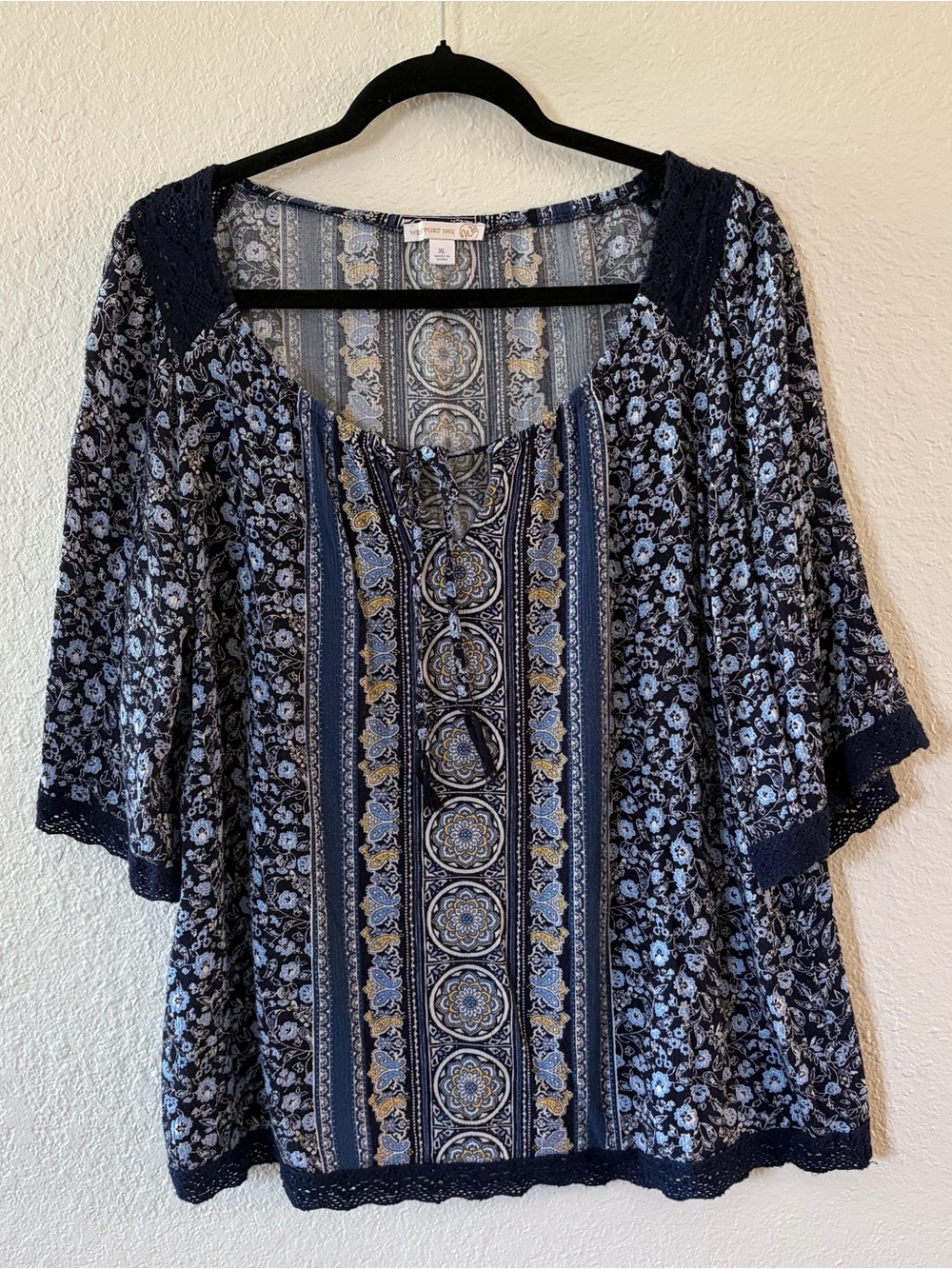 Westport womans Navy and Light Blue peasant top with Lace Accents size XL